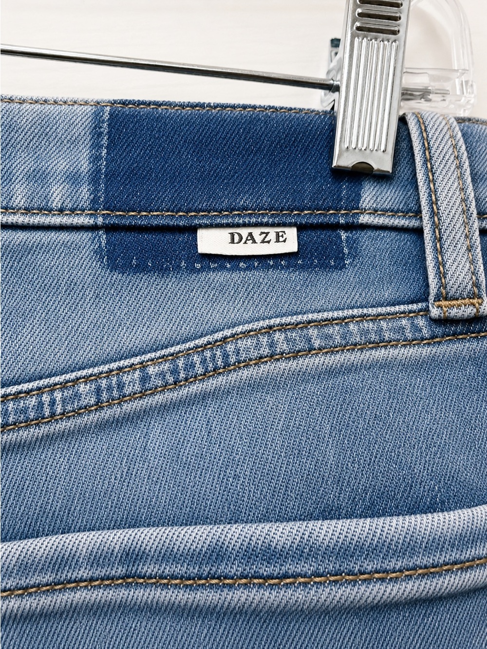 DAZE Daily Driver High Rise Straight Jeans 26 Hug Stretch Denim Vintage Wash - Picture 6 of 6